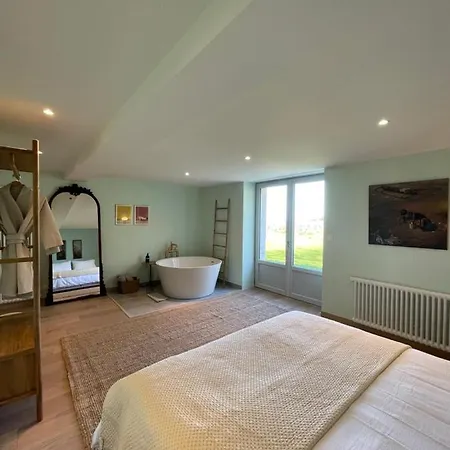 Le Petit Puy Villa